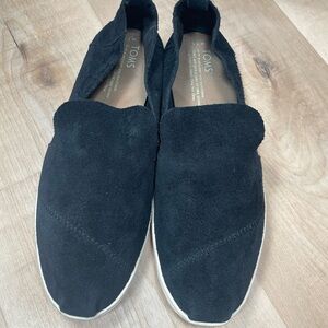 TOMS Black Suede Slip On Flats‎ Women’s Size 7.5 Casual Comfort Shoes